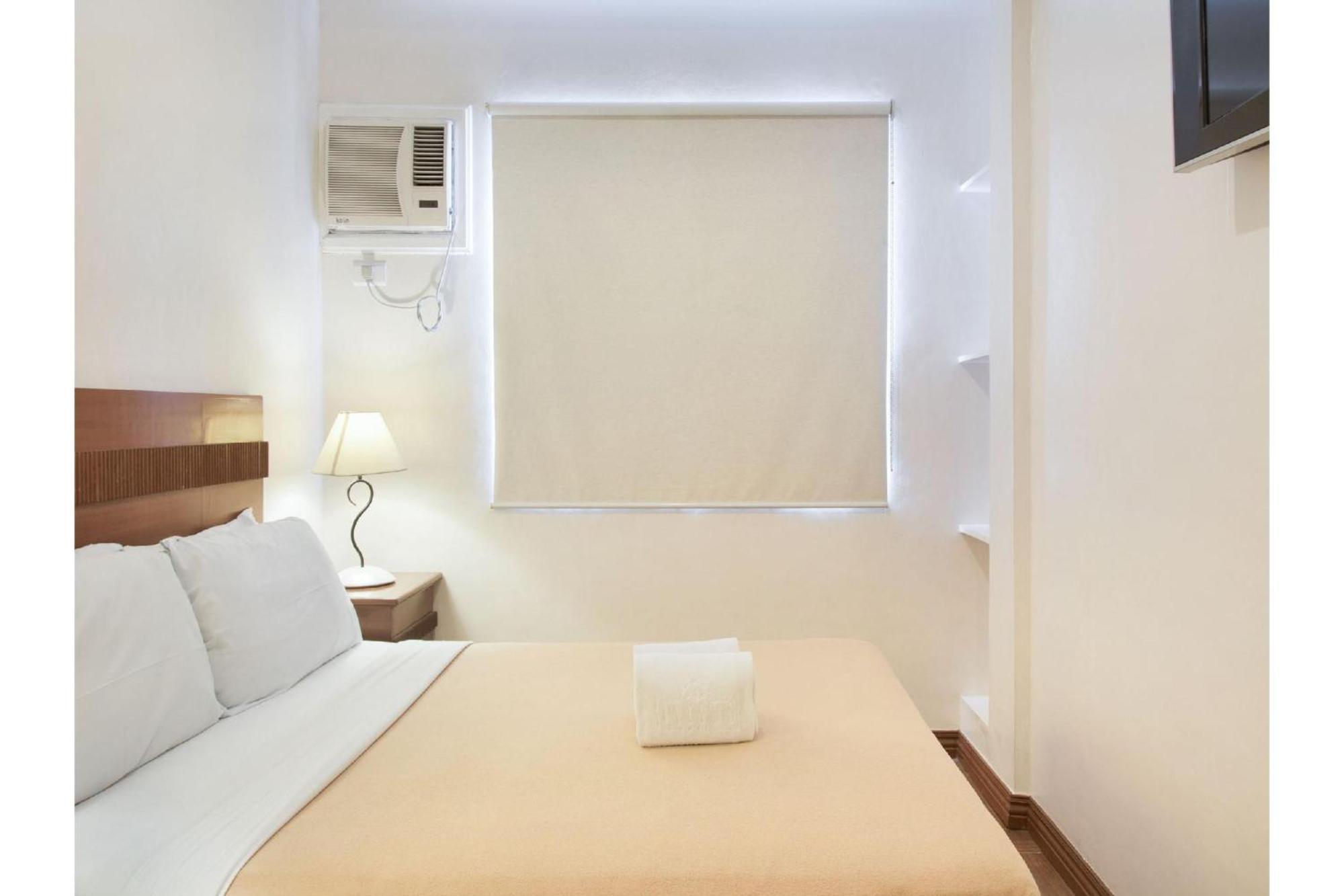 Townhouse Oak Avitel Hotel Near Osmena Highway, Pnr Pasay Station, Metro Manila Makati City Buitenkant foto