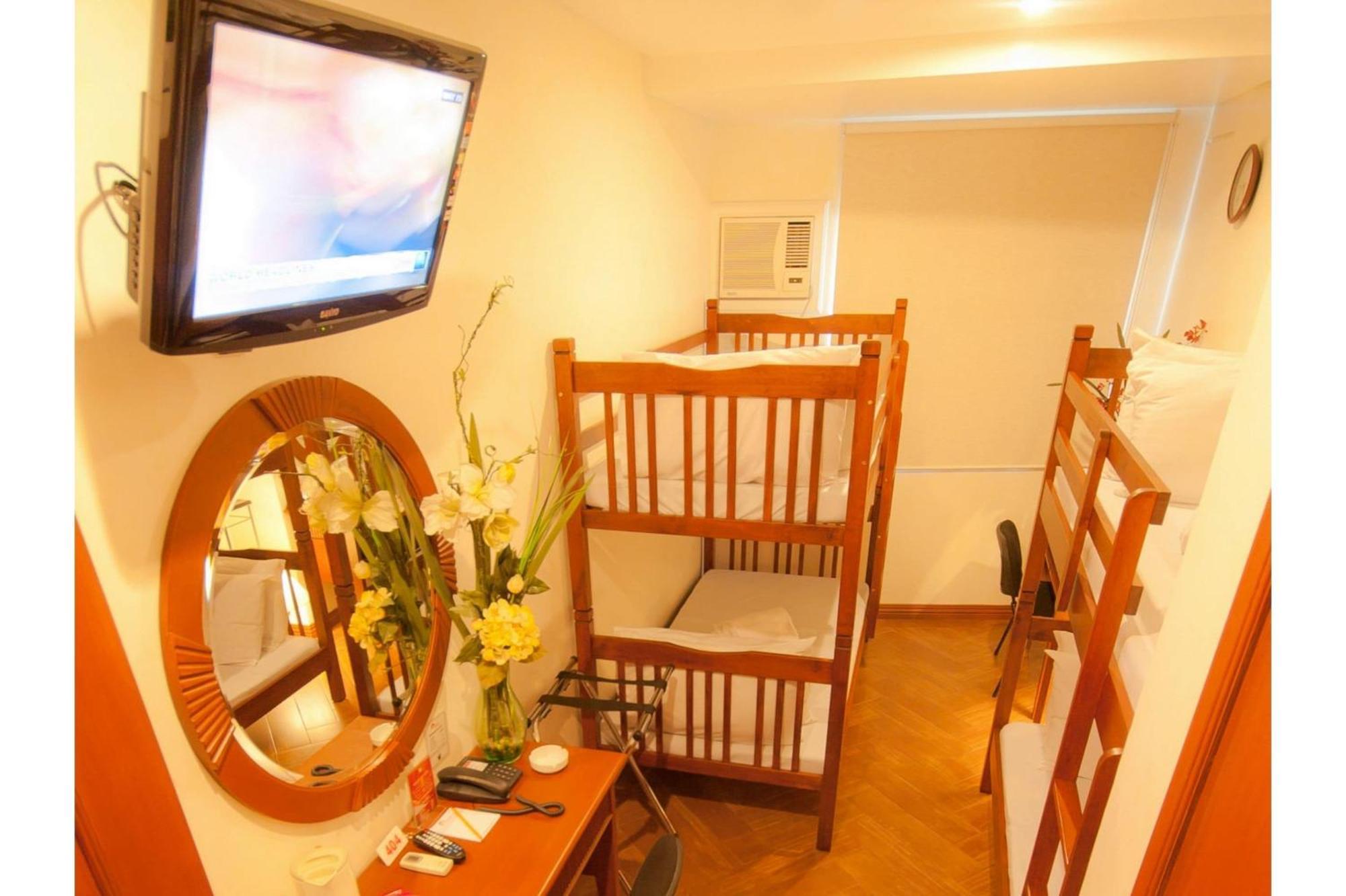Townhouse Oak Avitel Hotel Near Osmena Highway, Pnr Pasay Station, Metro Manila Makati City Buitenkant foto