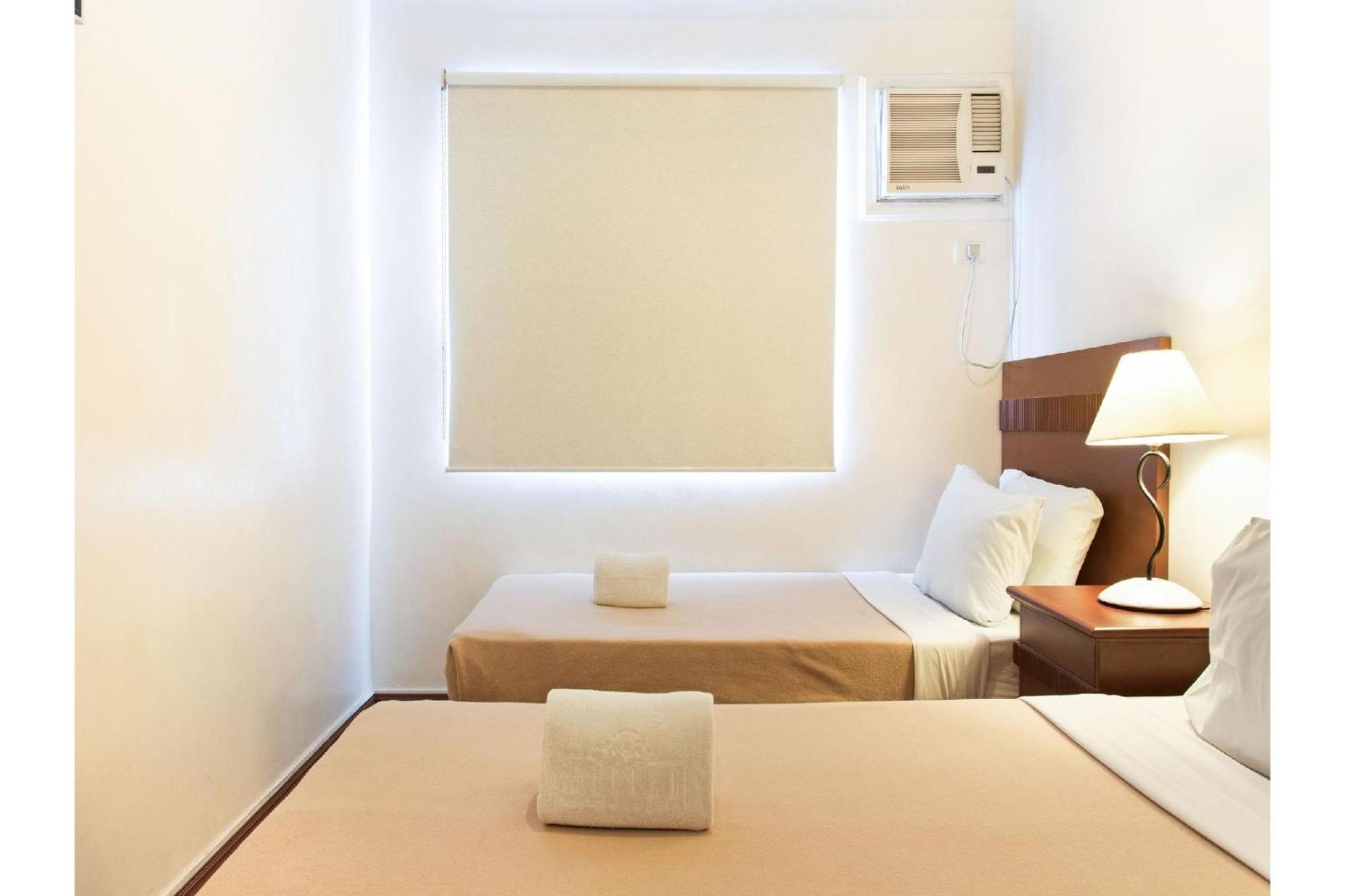 Townhouse Oak Avitel Hotel Near Osmena Highway, Pnr Pasay Station, Metro Manila Makati City Buitenkant foto