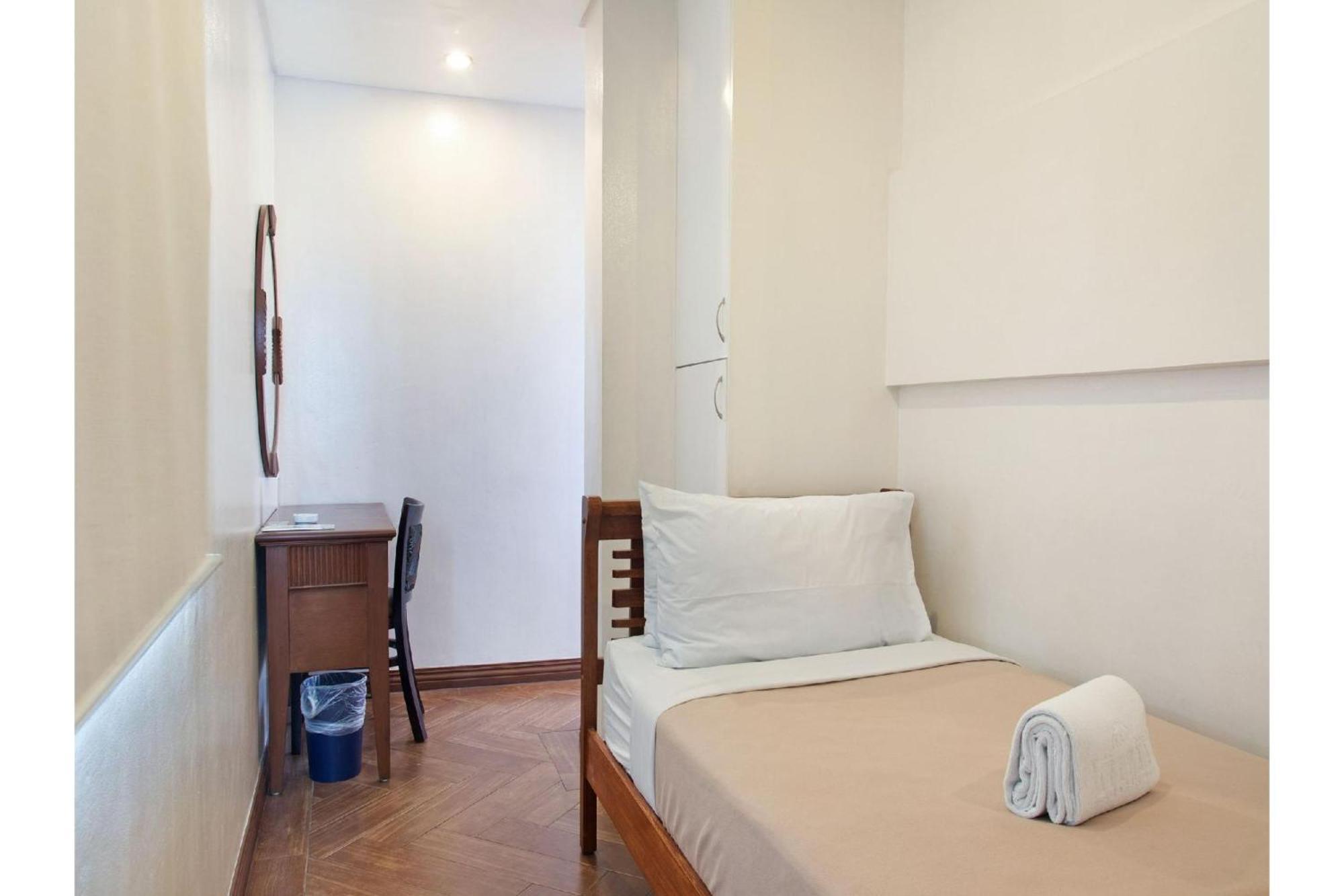Townhouse Oak Avitel Hotel Near Osmena Highway, Pnr Pasay Station, Metro Manila Makati City Buitenkant foto