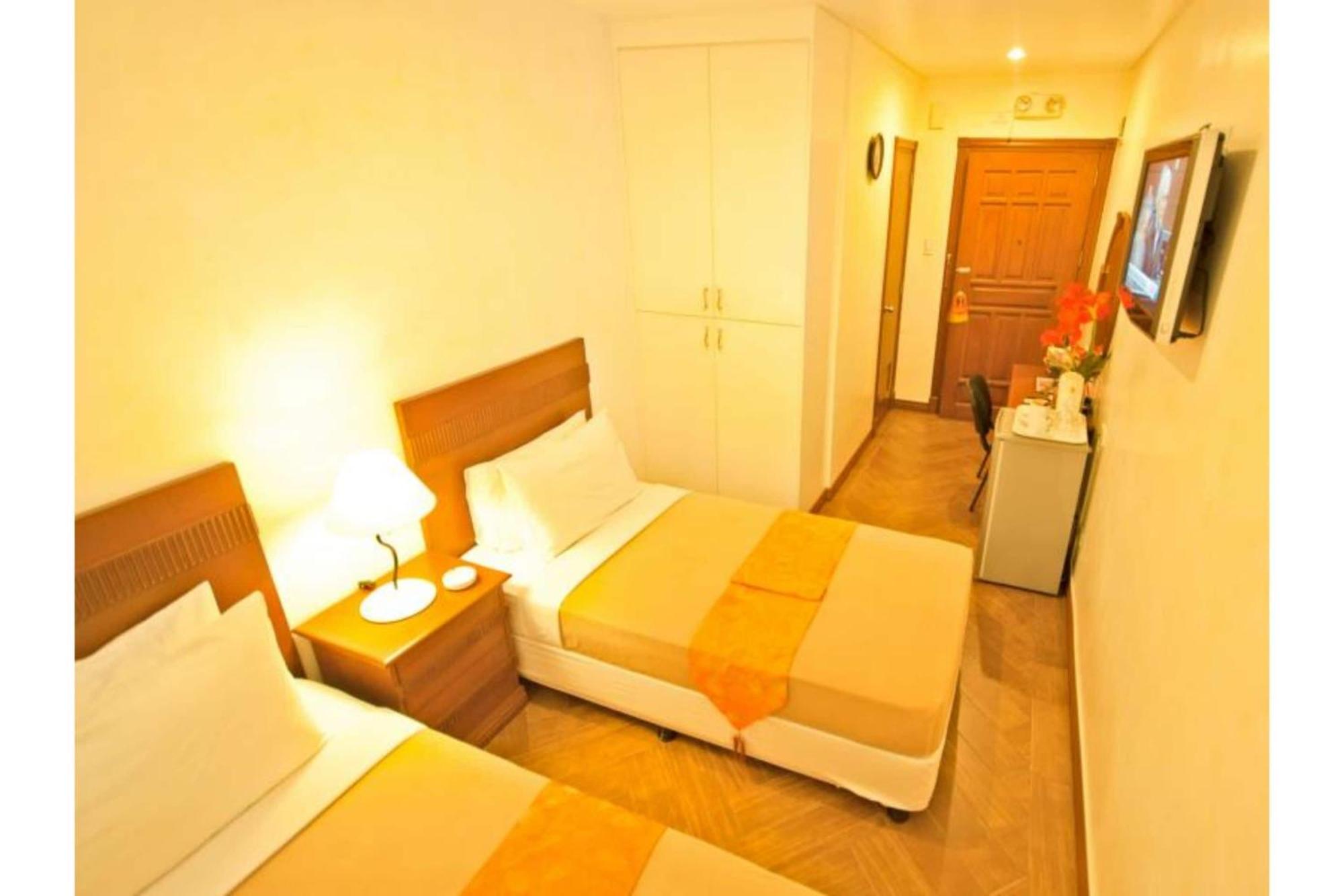 Townhouse Oak Avitel Hotel Near Osmena Highway, Pnr Pasay Station, Metro Manila Makati City Buitenkant foto