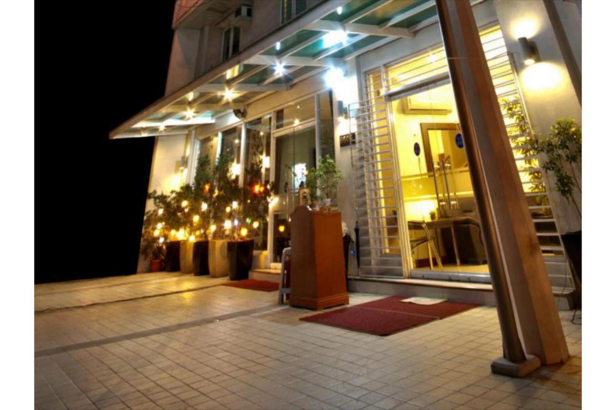 Townhouse Oak Avitel Hotel Near Osmena Highway, Pnr Pasay Station, Metro Manila Makati City Buitenkant foto