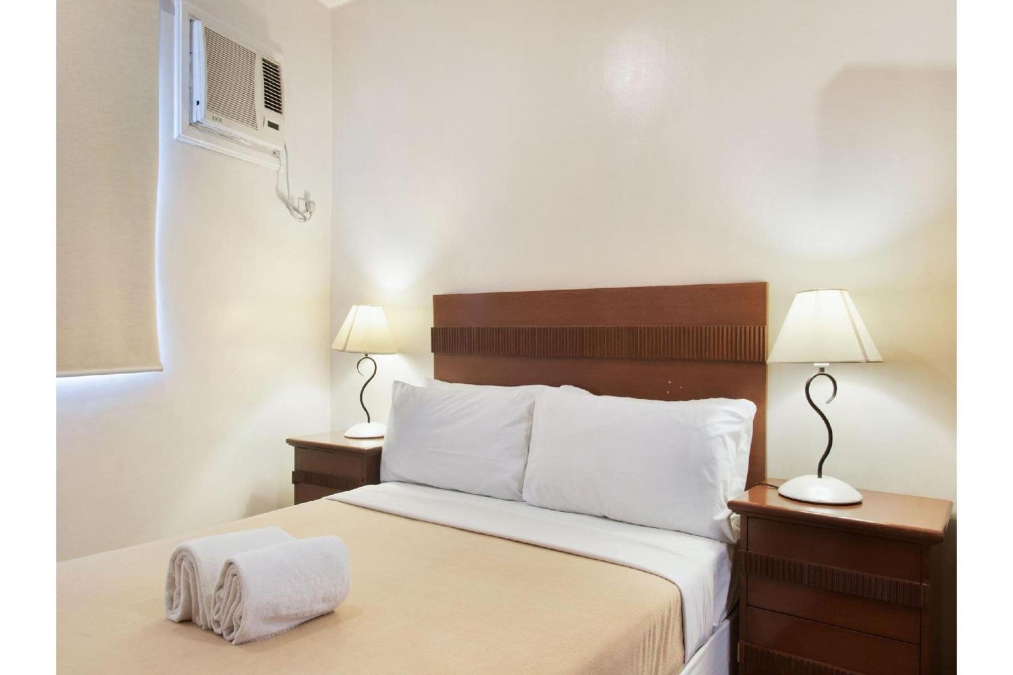 Townhouse Oak Avitel Hotel Near Osmena Highway, Pnr Pasay Station, Metro Manila Makati City Buitenkant foto